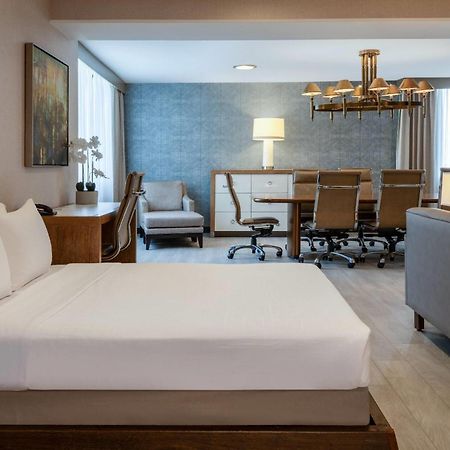 מלון Wyndham Indianapolis Airport מראה חיצוני תמונה