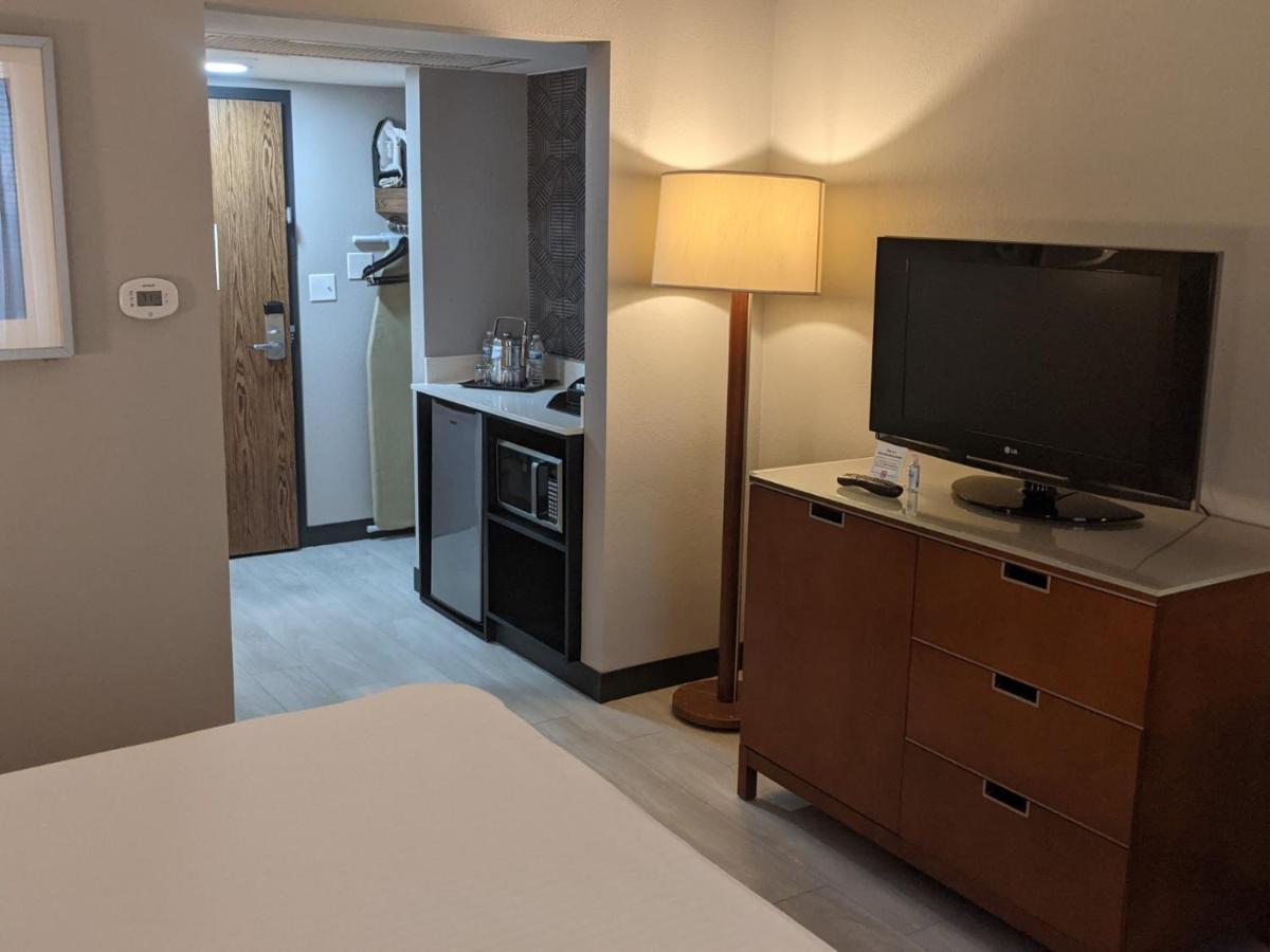 מלון Wyndham Indianapolis Airport מראה חיצוני תמונה