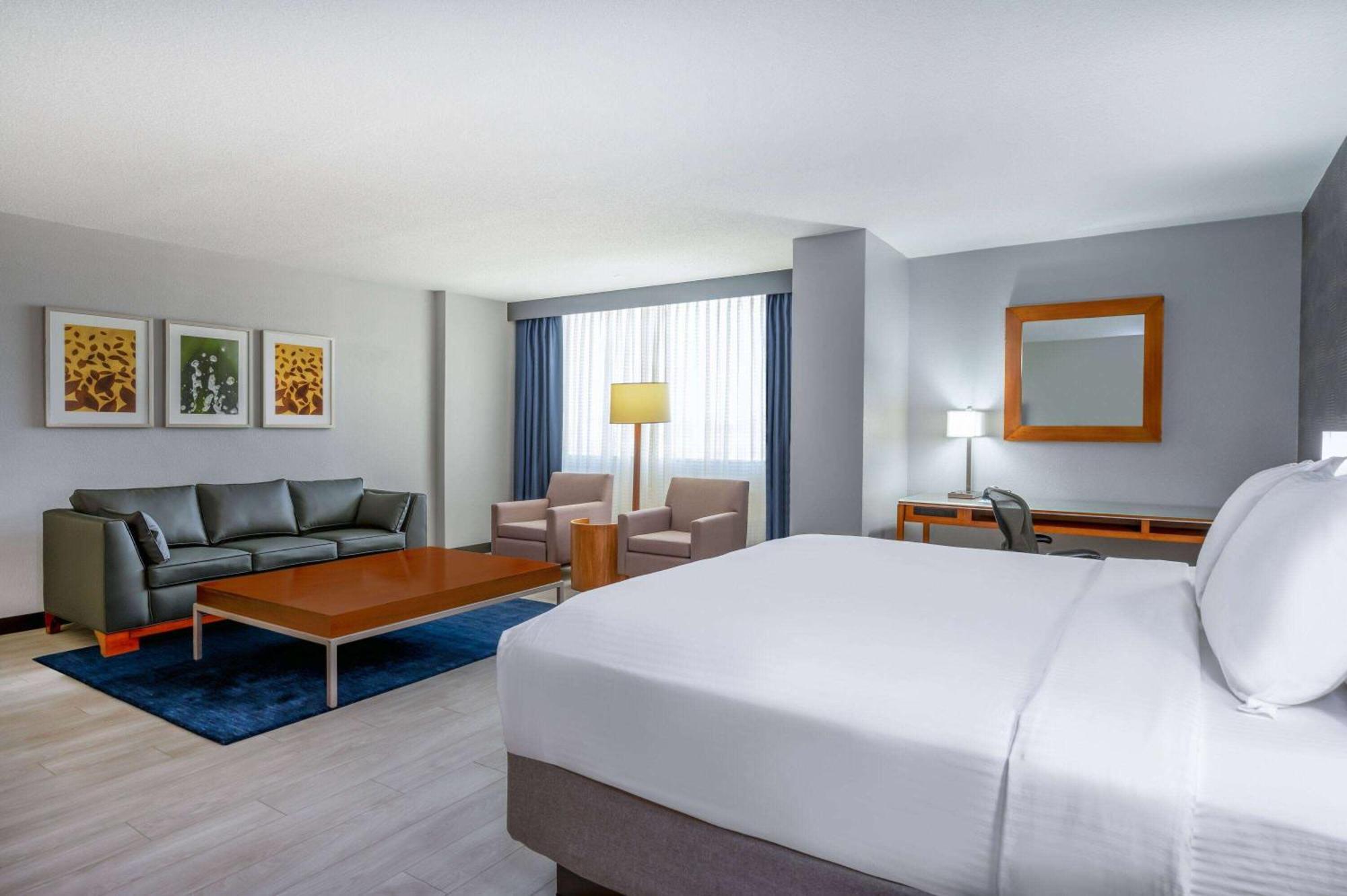 מלון Wyndham Indianapolis Airport מראה חיצוני תמונה