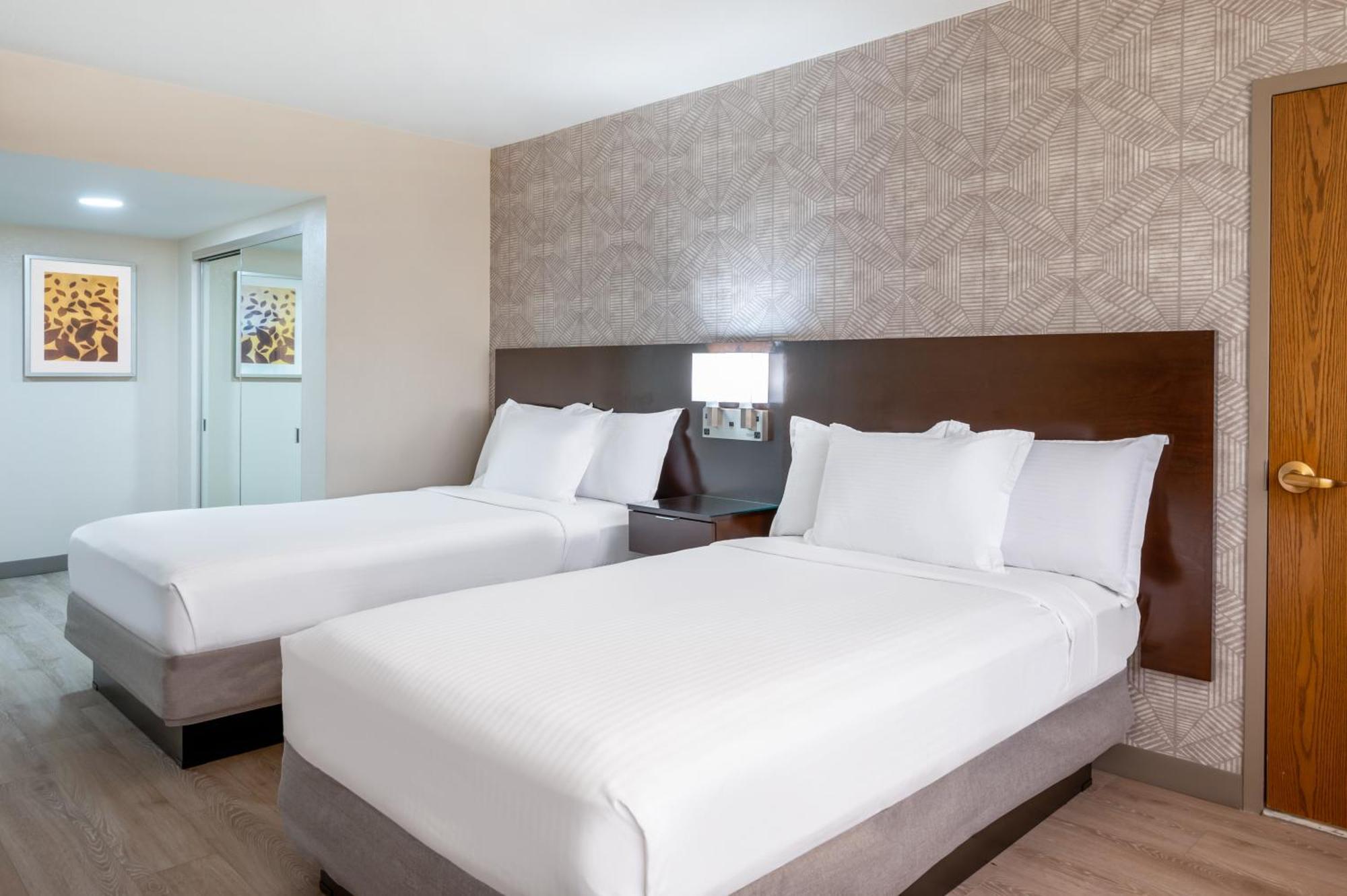 מלון Wyndham Indianapolis Airport מראה חיצוני תמונה