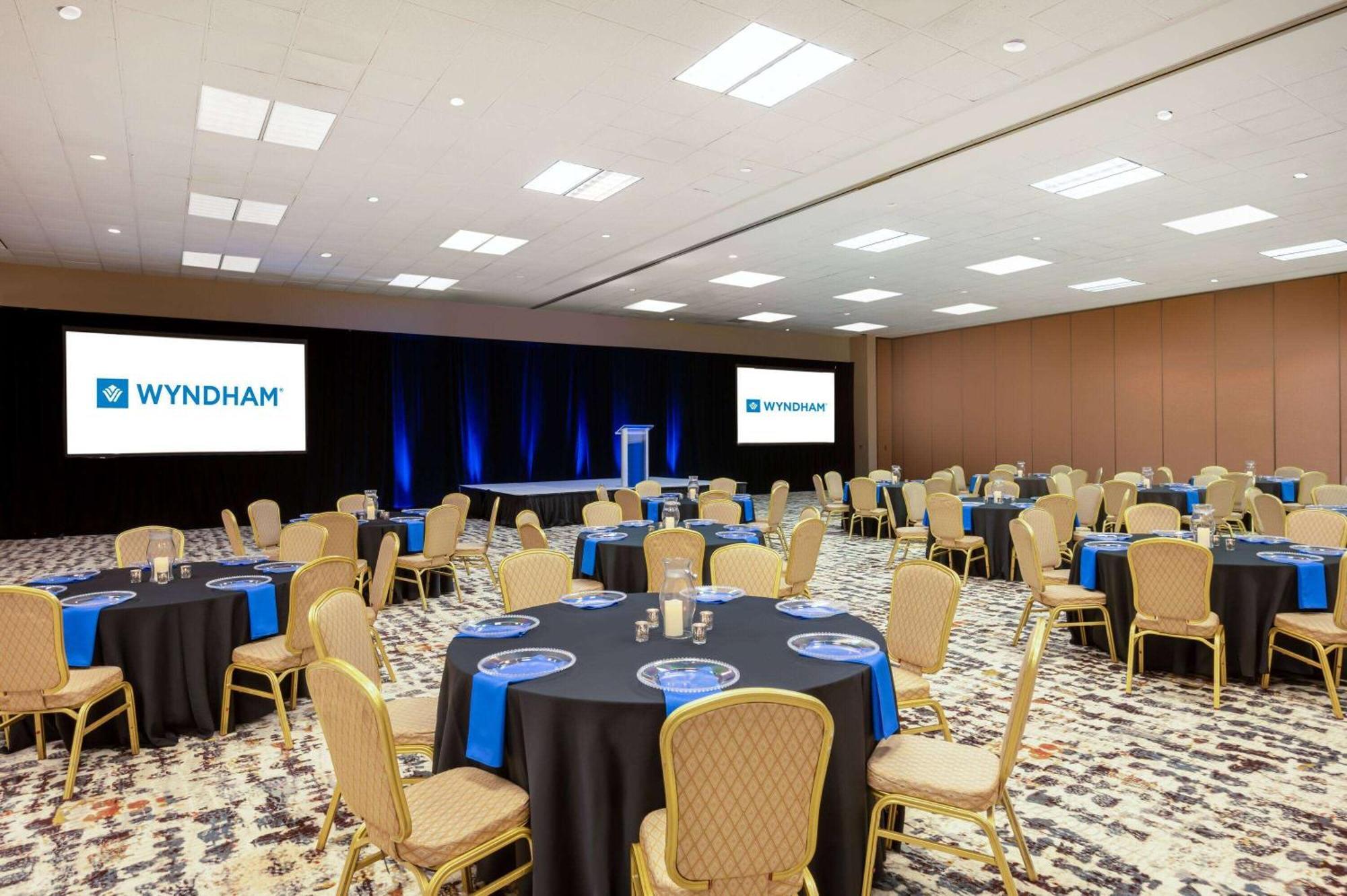מלון Wyndham Indianapolis Airport מראה חיצוני תמונה