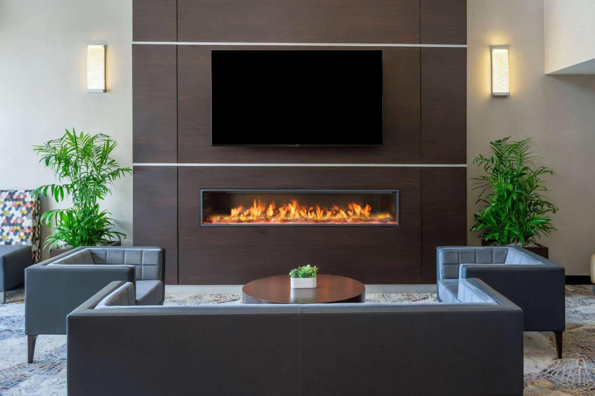 מלון Wyndham Indianapolis Airport מראה חיצוני תמונה