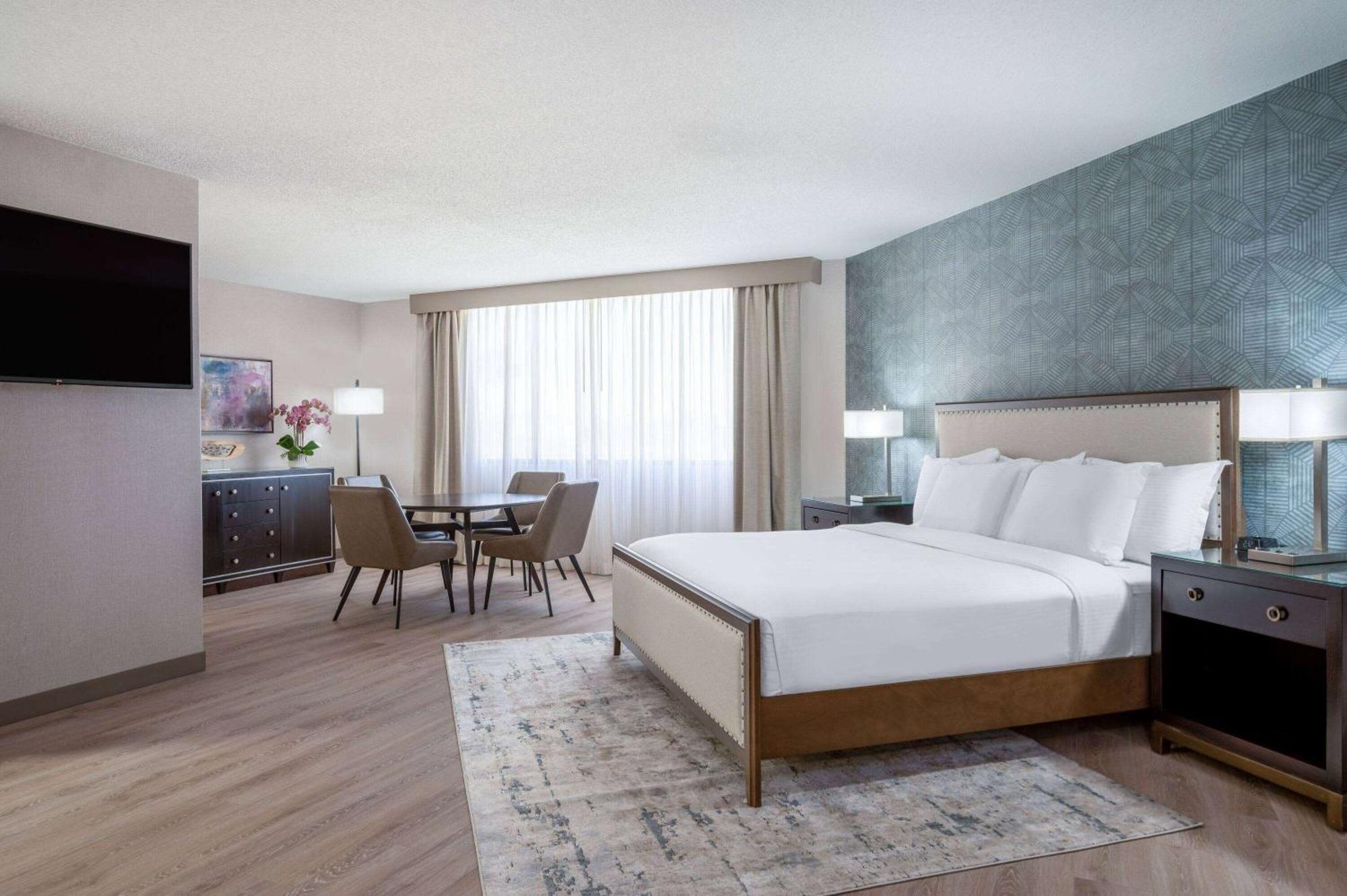 מלון Wyndham Indianapolis Airport מראה חיצוני תמונה
