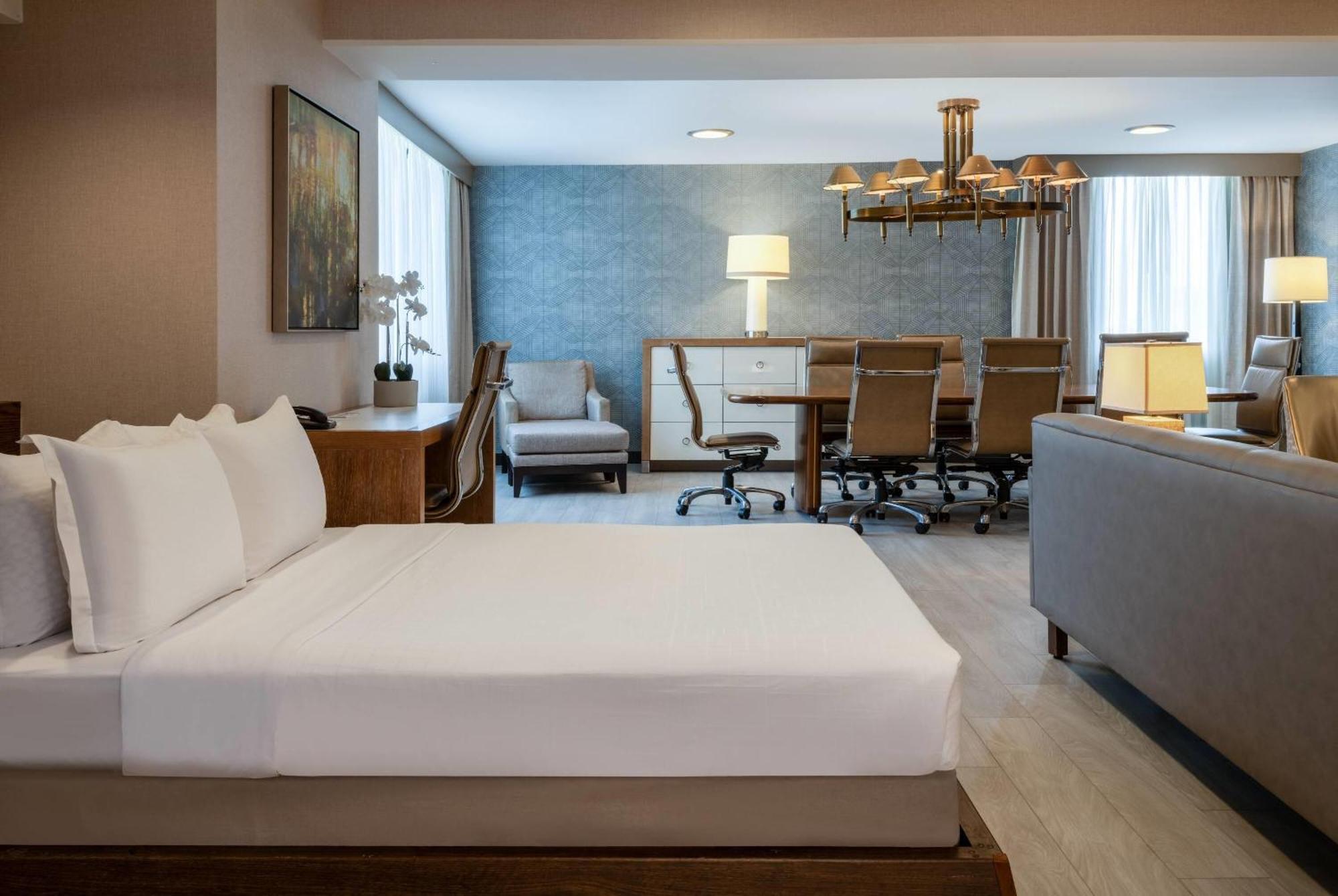 מלון Wyndham Indianapolis Airport מראה חיצוני תמונה
