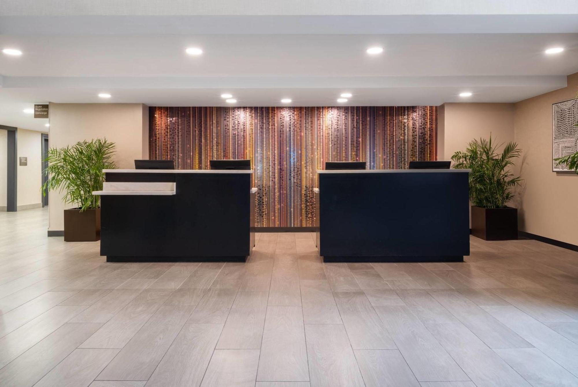 מלון Wyndham Indianapolis Airport מראה חיצוני תמונה
