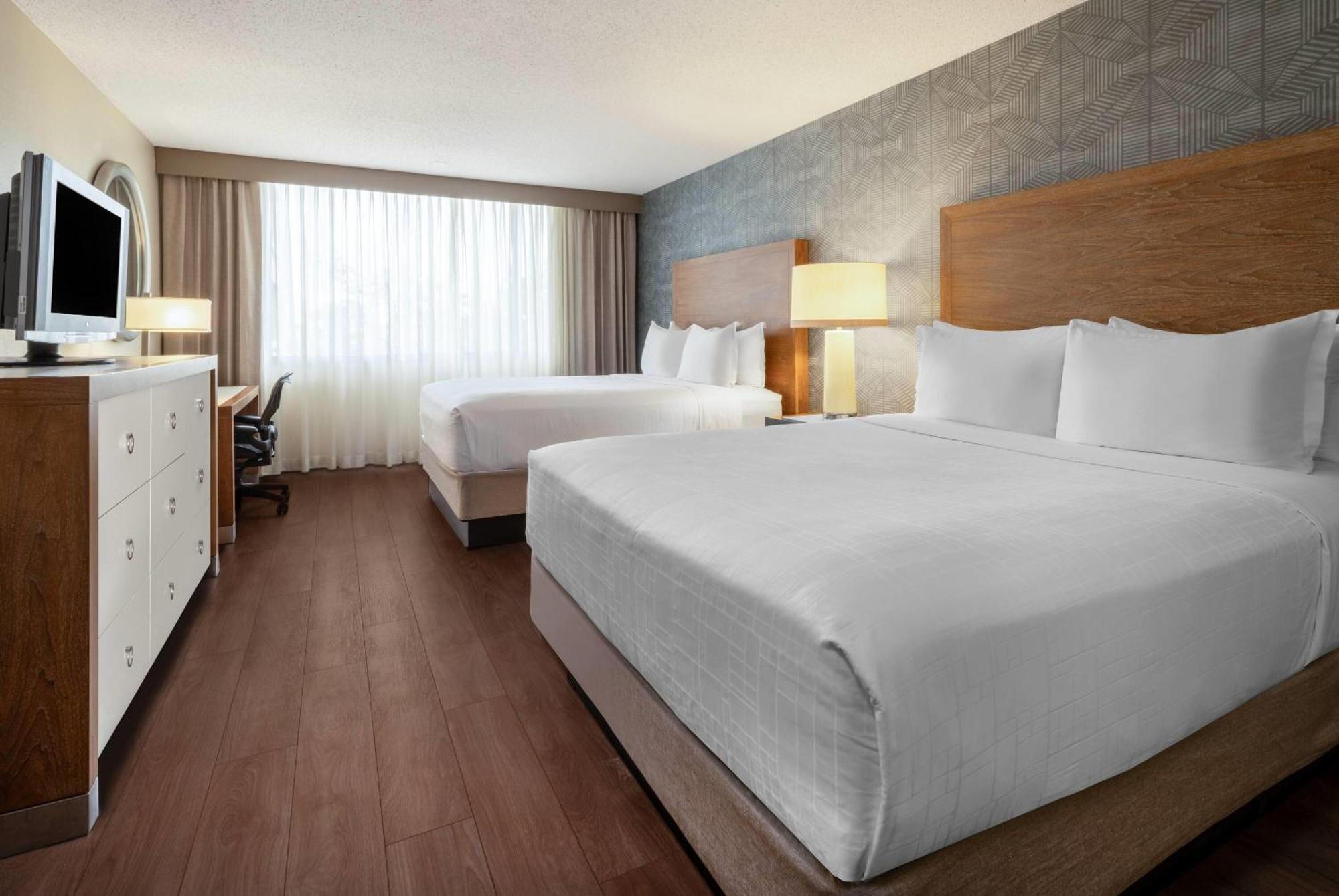 מלון Wyndham Indianapolis Airport מראה חיצוני תמונה