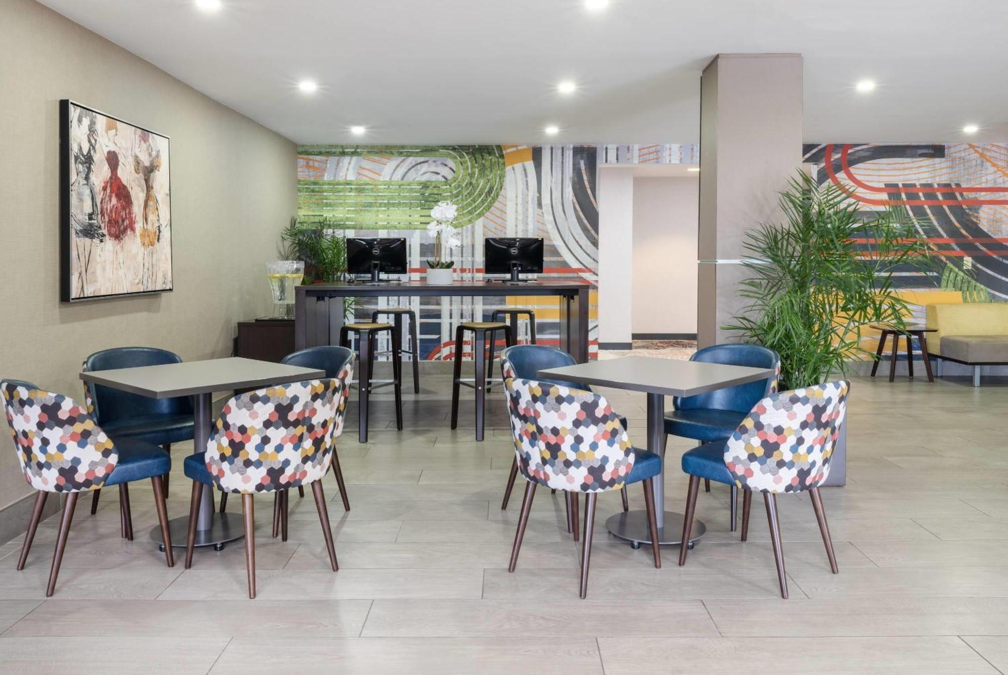 מלון Wyndham Indianapolis Airport מראה חיצוני תמונה