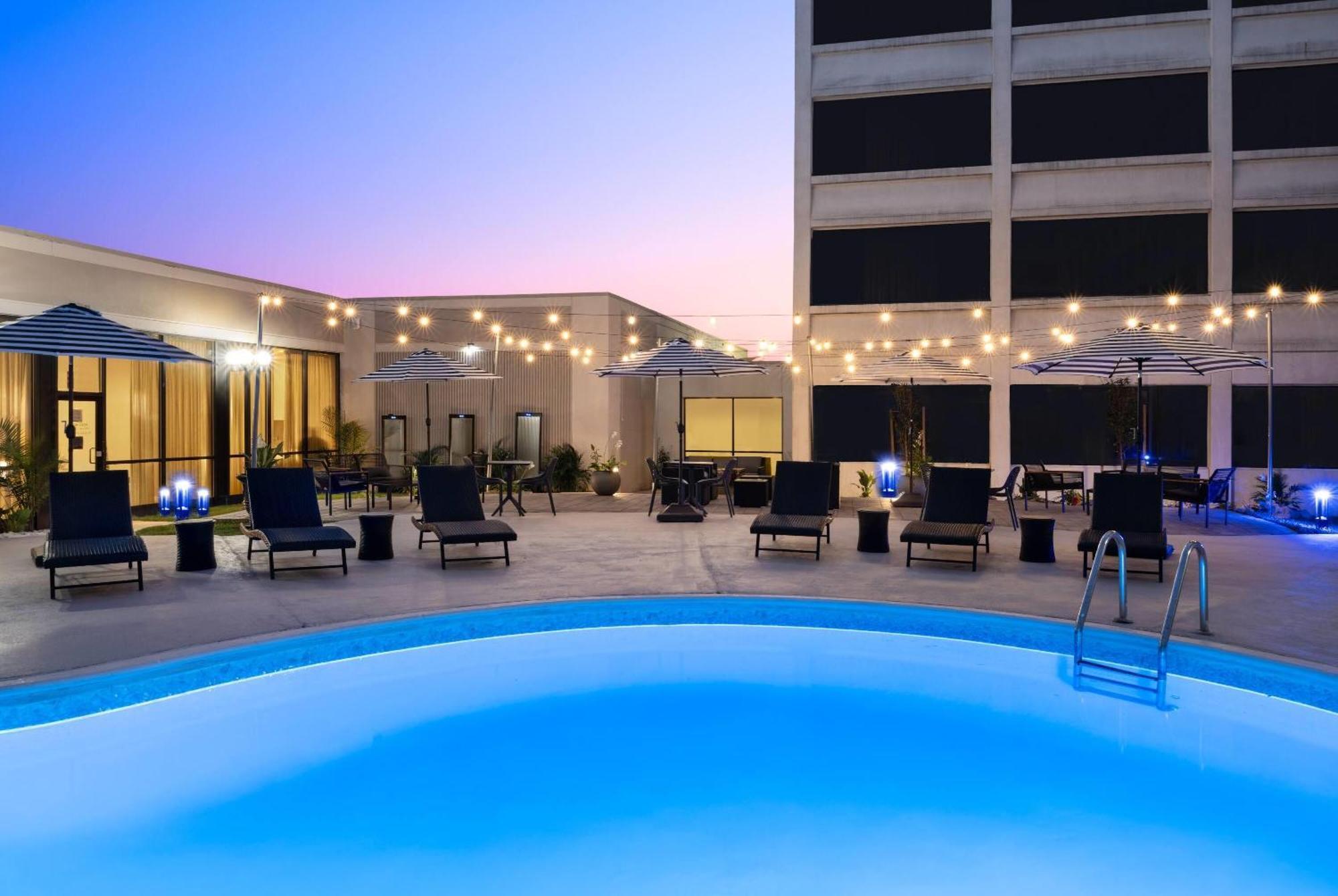 מלון Wyndham Indianapolis Airport מראה חיצוני תמונה